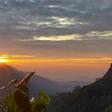 Meditation Monastery Stay เอลลา ภายนอก รูปภาพ