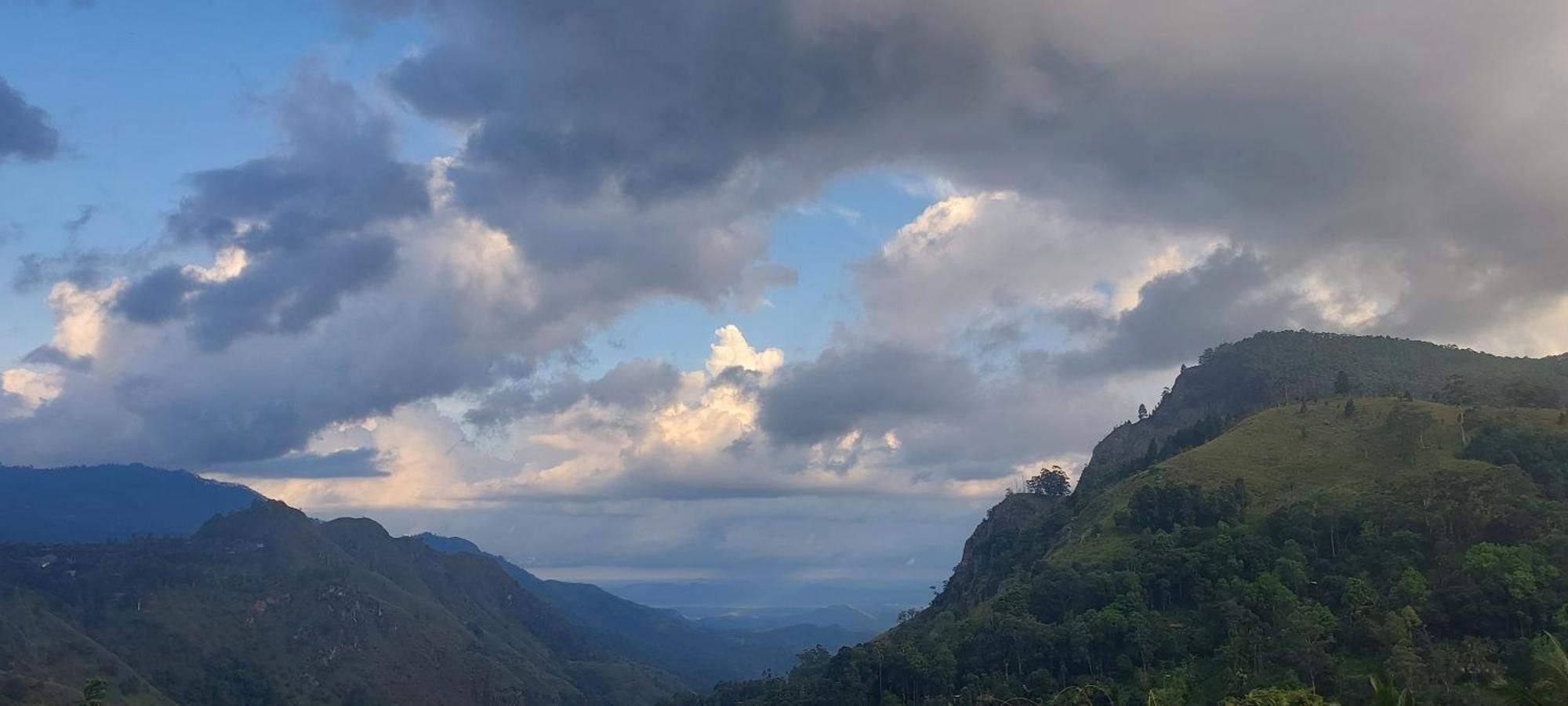 Meditation Monastery Stay เอลลา ภายนอก รูปภาพ