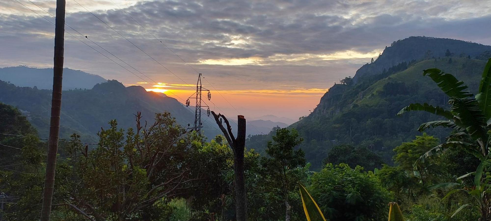 Meditation Monastery Stay เอลลา ภายนอก รูปภาพ